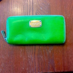 Michael kors wallet
